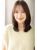 ミルクティーアッシュ小顔前下がりレイヤーカットZ浦和30代40代