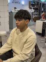 ルィーズ(Lui:z) ハードツイストスパイラル×ホワイトハイライトカラー
