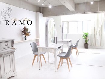 ラモ(RAMO)の写真/［北新地/西梅田］広々とした着付けスペースもある落ち着いた上質空間で、アナタの“なりたい姿”に変身☆