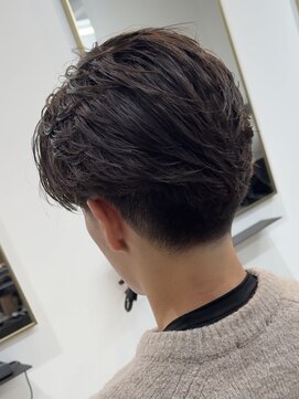 ファミリア 新宿(familiar) テーパーフェード センターパート