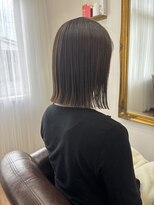 リノア(Rinoa) 透明感ナチュラルオリーブの大人切りっぱなしボブ