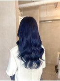 ケアブリーチで叶う！透明感と深みが魅力のネイビーブルーカラー