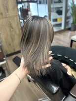 ヴィフ 大船(VIF)&nbsp;レイヤーカットくびれヘアカット白髪ぼかし脱白髪染め大船駅鎌倉