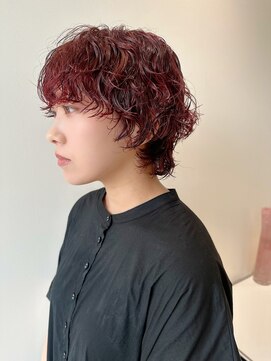 ホロ(hollo) マッシュショートウルフパーマ 暖色パーマ