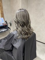 サニー 渋谷(SUNNY)&nbsp;バレイヤージュ、ハイライト、レイヤーロング、グレーベージュ