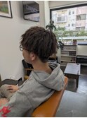 ツイストパーマ刈り上げ男子