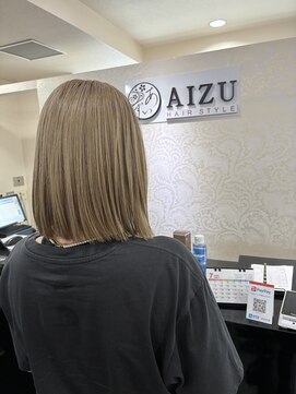 アイズ 渋沢(AIZU) ミルクティーカラー