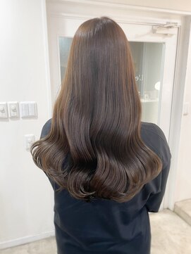 レア 表参道(L'ea) ・黒髪クラゲヘアーオリーブグレー小顔ココアベージュ