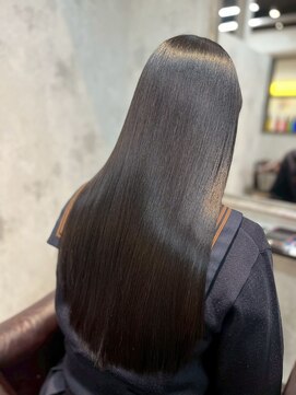 シシ 新宿(She 2.) 艶髪ロング/髪質改善カラー/暗髪/美髪/ロングヘアー/韓国風