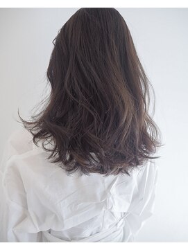 コルソ ケーツー 梅田 茶屋町(corso k-two) 《シアベージュ》くしゃっとふんわりミディ