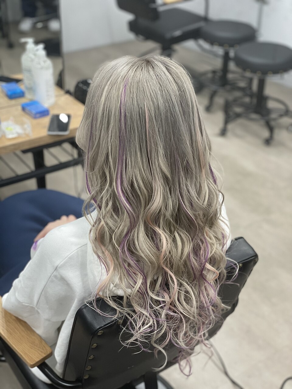 シルバーグレー×シールエクステ原色メッシュ:L115290114|ワン シルバーグレー×シールエクステ原色メッシュ:L115290114|ワン