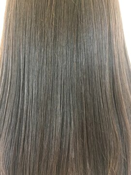 サロン ド コワフュールシェ トモ(salon de coiffure chez tomo) ロングの白髪染め