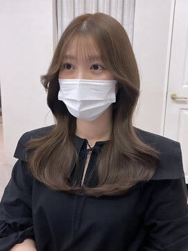 ユニ 原宿(uni) 韓国ヘアロングレイヤーカットくびれヘアグレージュ前髪原宿