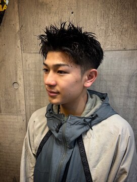 ビンゴ(BINGO) 1539黒髪アッシュブラックツーブロック刈り上げ短髪ショート