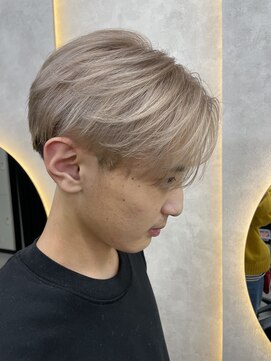 ルノン シェリー(LUNON cheliy) ホワイトベージュ/ブリーチカラー/冬カラー