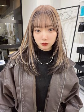 ラ キング(LA KING) 顔周り レイヤーオリーブグレージュハンサムショート 前髪なし