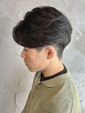 ニアウ 高崎店(Niau) メンズセンターパートニュアンスパーマ群馬高崎眉毛刈り上げ