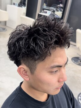 エデアンルクラ 下通(EDEAN Leclat) 熊本スパイキーショート パーマ 短髪 アップバング MEN'S HAIR