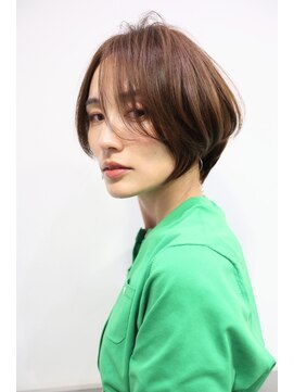 メモリーズ 銀座(Memories) トップふんわりショートボブ