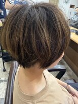 美容室 グリリ(guriri) 分け目無しショートボブ