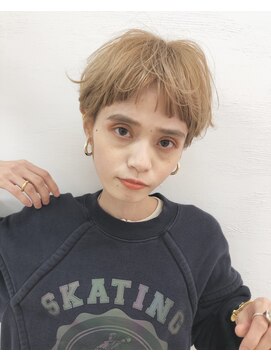 ドルチェ 梅田(Dolce) 【Dolce梅田】スッキリ小顔ショート/ミルクティー/Wカラー