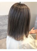 寒色カラー代表、シルバーグレーカラー