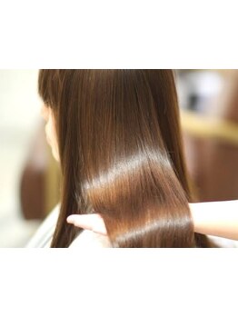 【野間/駐車場あり】こだわりのカラー剤×トリートメントで思わず触れたくなるようなサラ艶な仕上がりに―