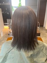 クレヨン ケース(Crayon case)&nbsp;髪質改善ブラウン外ハネレイヤーボブうねり毛ぷつんとカット