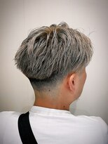 ヒロギンザ 六本木店(HIRO GINZA)&nbsp;ミルクティーベージュ　センターパート　六本木　メンズカラー