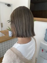 リアン(Lien)&nbsp;くすみベージュ/あごラインボブ切りっぱなし