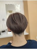 退色の過程も楽しめるグレー系ハイトーンカラー