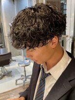 ウニカ デ メン(UN1CA de MEN) 波巻きパーマメンズパーマメンズヘアツーブロックツイストパーマ