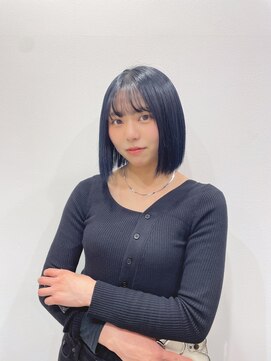 アウラ(aura) 切りっぱなしボブ×ブルーブラック