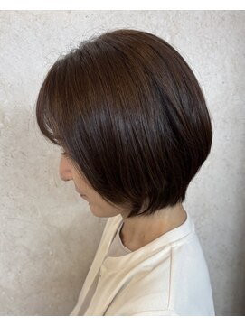 ビスクヘアデザイン(bisq hair design) ショートヘアー　ブラウンカラー　前髪カット　顔まわり　韓国風