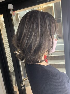キュウヨンロク 高円寺(946) 【大人女性に人気の外ハネボブ×ハイライトカラー】