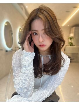 エヌ 大阪梅田店(enu) 【大阪梅田】艶々グレージュカラー×顔周りレイヤー