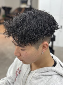スウェル 稲毛店(Swell) MEN’S HAIR/サーフカール/刈り上げセンターパート/稲毛
