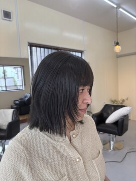 トゥルー(true) ハッシュカット・オリーブアッシュカラー透明感アップ