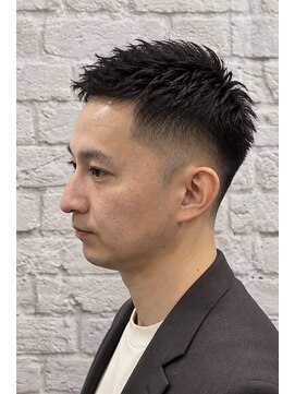 グレイスフルバーバー 新宿パークタワー店 新宿理容室でメンズ＆大人のフェードビジネスショート