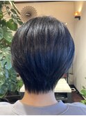 自然な束感と毛流れショート