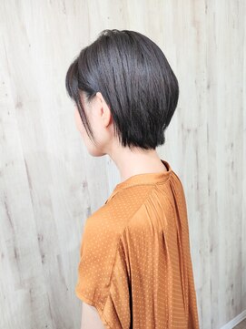 ヴィラックスヘア(ViLax Hair) 襟足スッキリ耳掛けショートヘア