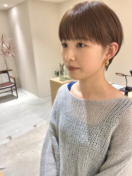 似合わせカットが得意。骨格に合わせたカットで、顔周りのデザインと似合わせヘアを実現