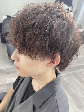 テテ(tete) 縦落ちツイストスパイラルパーマ（tete SHOTA）