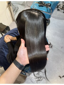 リラエ(Lyrae) 縮毛矯正/髪質改善/美髪カラー/トリートメント【大阪/西梅田】