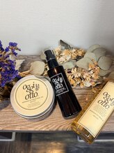 まず初めに、頭皮のクレンジングを実施します。