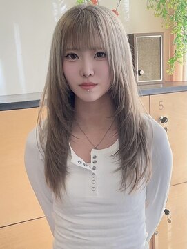 レイヤーカット×グレージュ