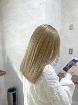 イル(iLu.) ハニーベージュ/カット/カラー/ブリーチ/トリートメント