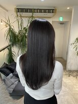 エレノア 新宿新南口(Eleanor)&nbsp;重くない。シアーな艶髪ロング
