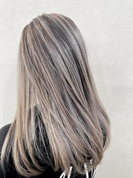 ラビス(Lovis) ミディアム/暗めカラー/デザインカラー/フェイスフレーミング