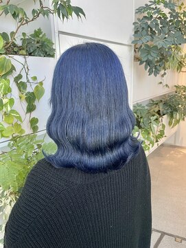 コクリ(kokuri) 青く艶めく神秘な輝き